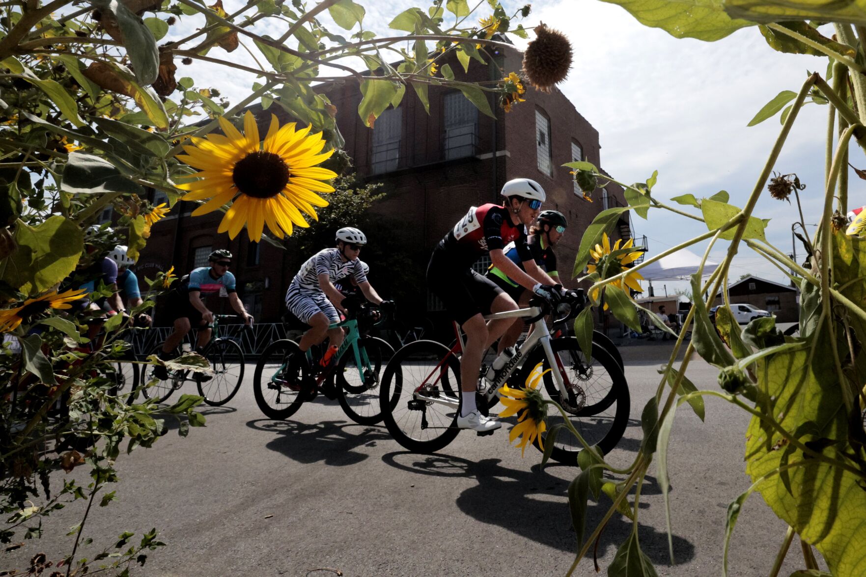 Giro Della Montagna rolls Gateway Cup through the Hill